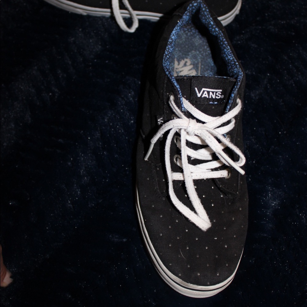 Vans - Picture 4 of 4